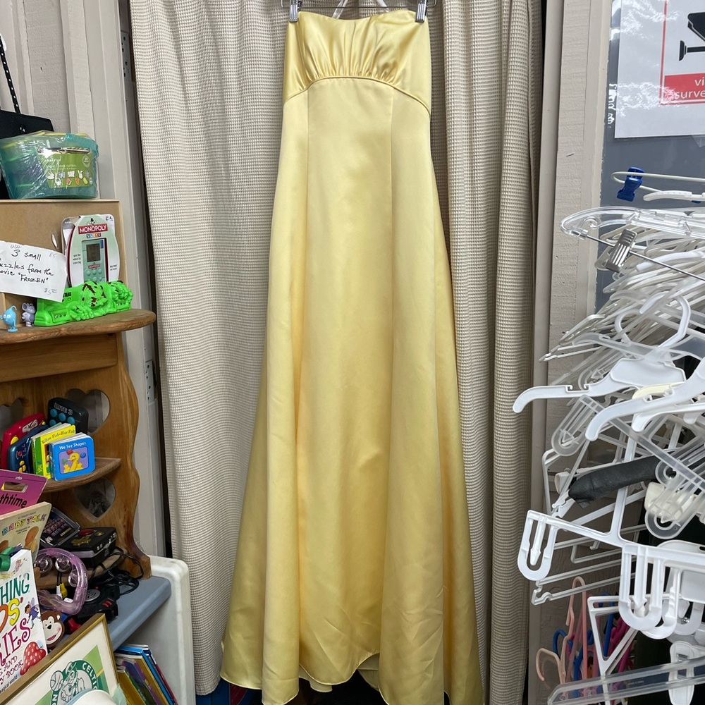 David’s Bridal size 4, strapless, floor length, full skirt, + tulle prom gown